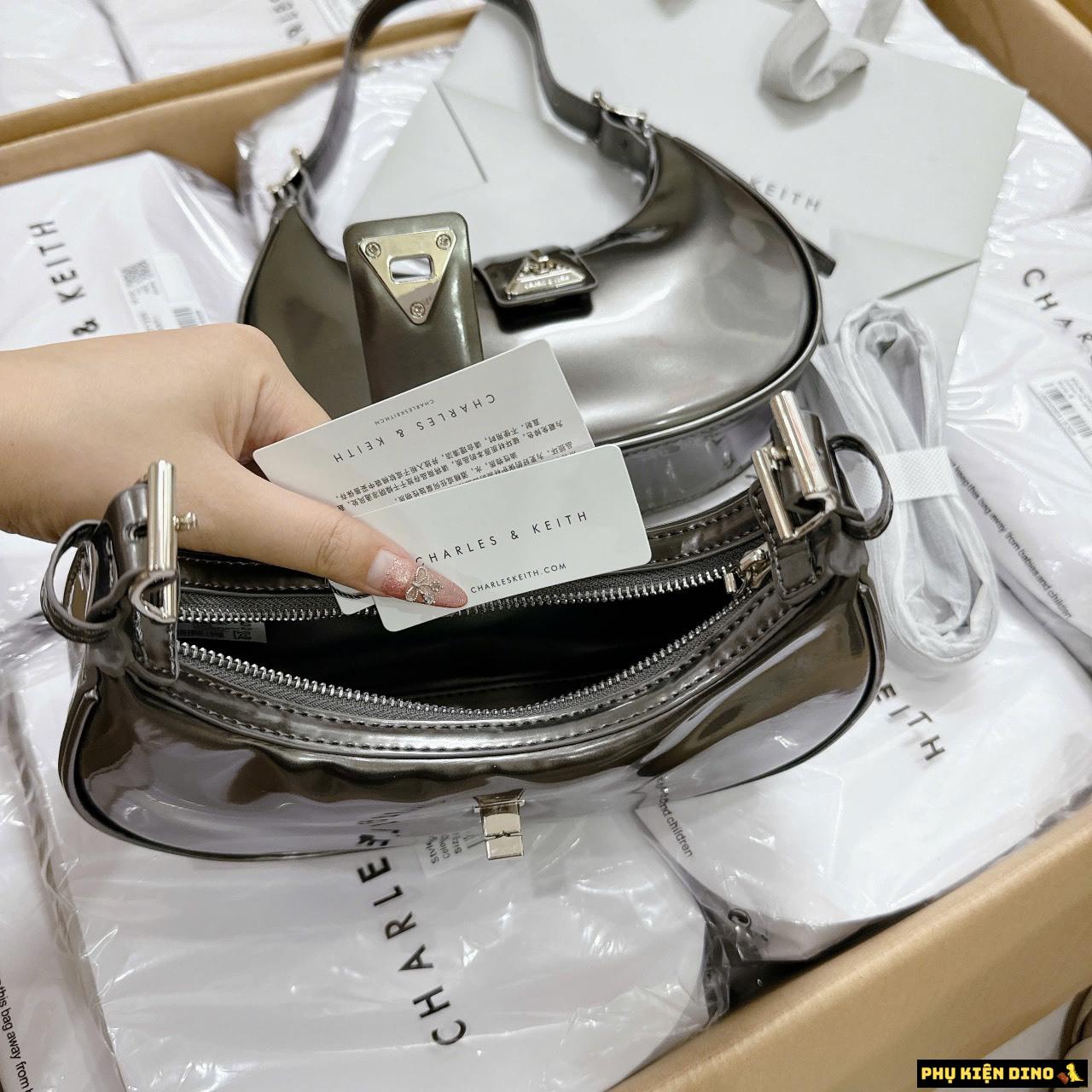 Túi CNK Silver Dáng Cong Tròn Màu Bạc Túi CNK Silver Dáng Cong Tròn Màu Bạc